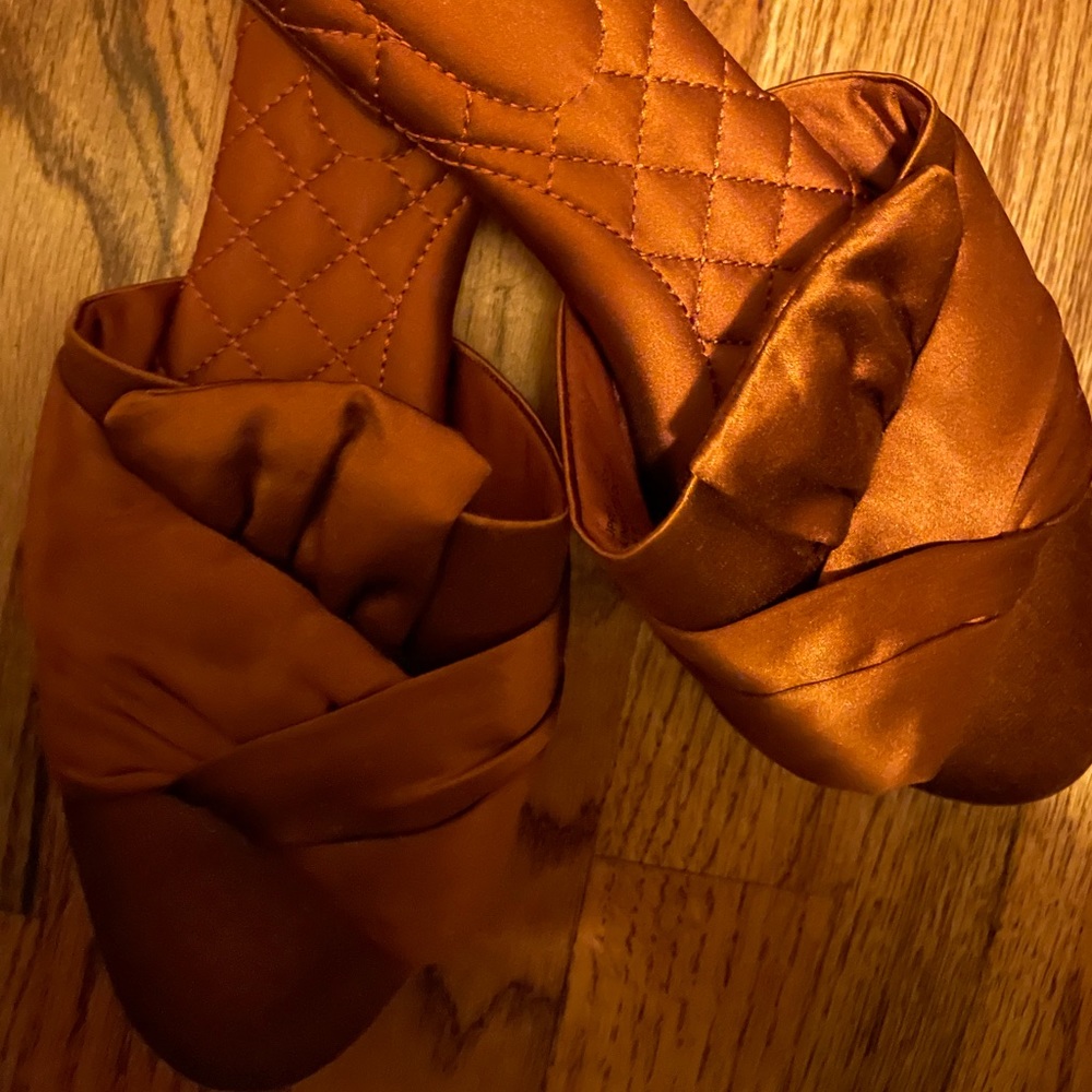 Birdies “Swan” slip on shoes 8.5 New No Tags Copper Color
